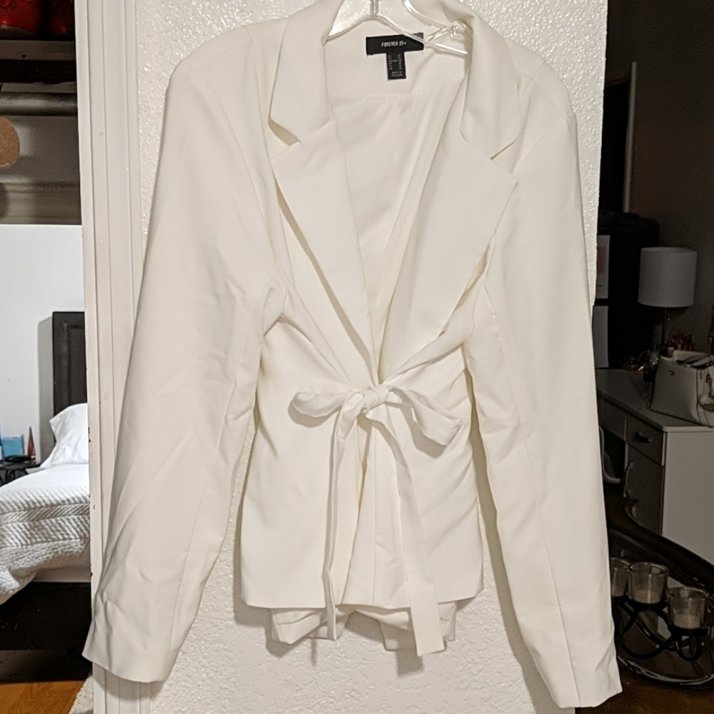 NWOT Tie front Blazer